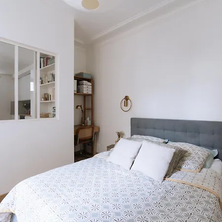 Gorgeous Modern 1bd Oberkampf!