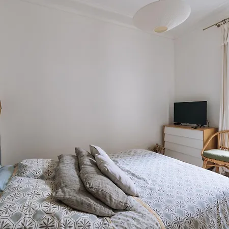 Apartment Gorgeous Modern 1bd Oberkampf!