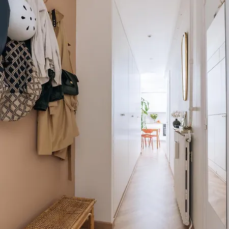 Gorgeous Modern 1bd Oberkampf!