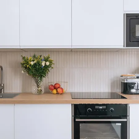 Gorgeous Modern 1bd Oberkampf!